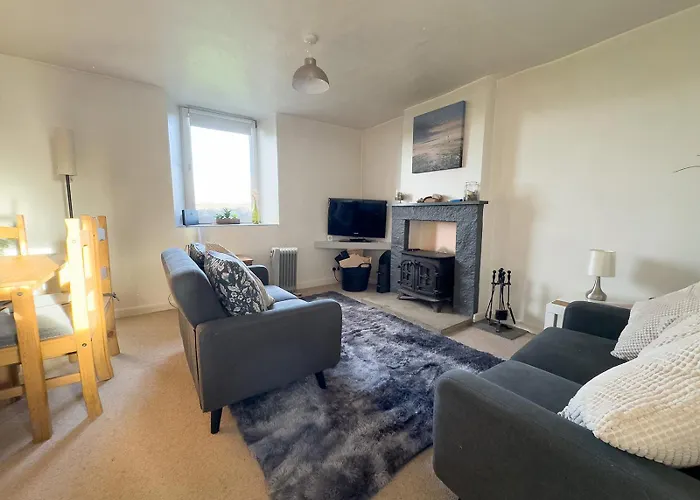Summer View - Escape To Our Cosy Cottage With Log Burner
