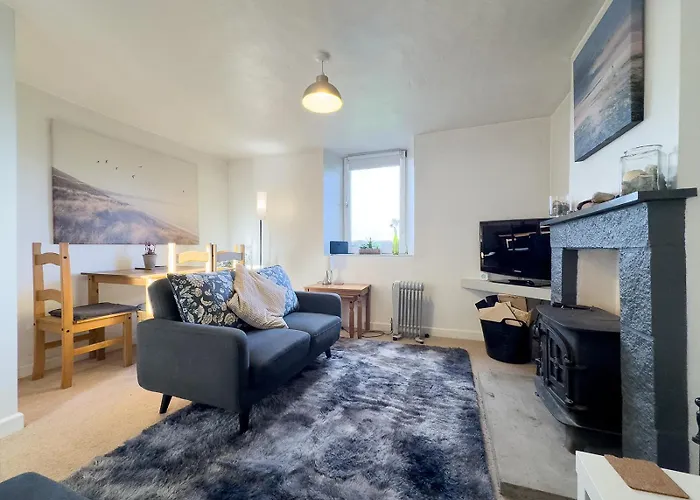 Summer View - Escape To Our Cosy Cottage With Log Burner
