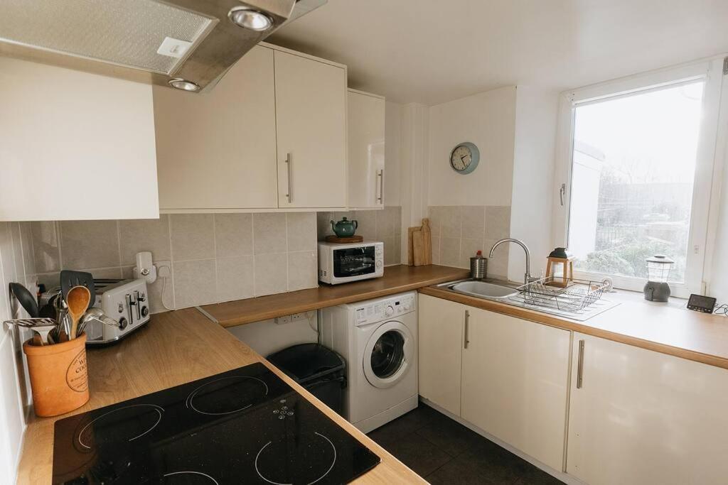Summer View - Escape To Our Cosy With Log Burner Holiday home