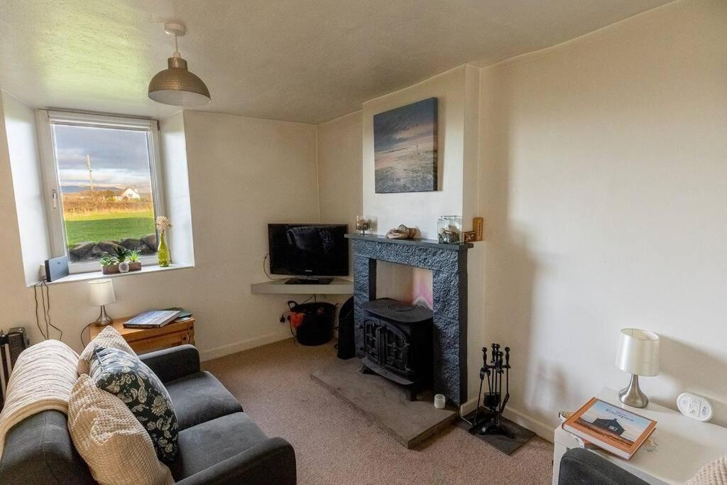 Summer View - Escape To Our Cosy With Log Burner Holiday home